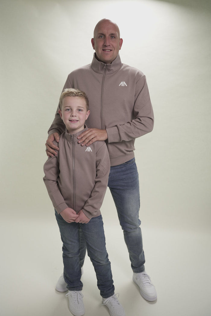 Vader en zoon in matching Full Zip Jacket Taupe